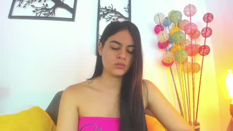 Snapshot of laura_soe chatting on January 14, 1:28 pm LAURA SOE online show from January 14, 1:28 pm