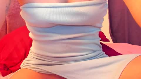 Snapshot of laura_soe chatting on October 8, 6:25 pm LAURA SOE online show from October 8, 6:25 pm