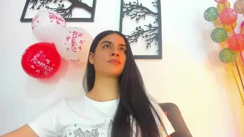 Snapshot of laura_soe chatting on February 14, 6:40 pm LAURA SOE online show from February 14, 6:40 pm