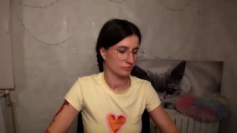 Laura online show from May 26, 9:26 am