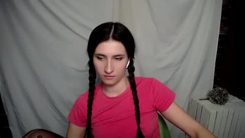 Snapshot of lauradre_ chatting on February 11, 12:36 pm Laura online show from February 11, 12:36 pm