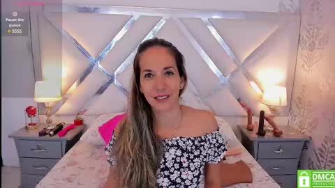 Snapshot of laurafarrely chatting on March 3, 5:42 am Laura online show from March 3, 5:42 am