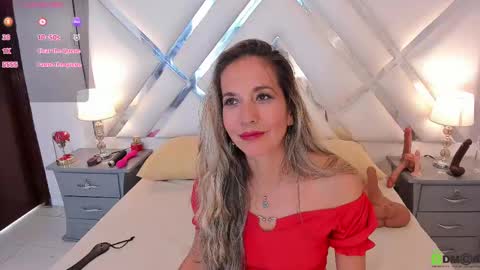 Snapshot of laurafarrely chatting on March 10, 2:16 pm Laura online show from March 10, 2:16 pm