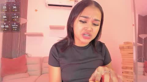 Snapshot of laurah_hill chatting on October 2, 12:37 pm Lau online show from October 2, 12:37 pm