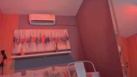 Snapshot of laurah_hill chatting on September 26, 1:08 pm Lau online show from September 26, 1:08 pm
