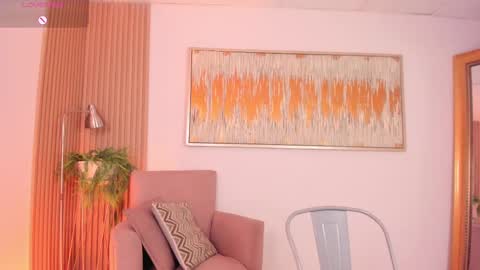 Snapshot of laurah_hill chatting on February 26, 8:15 pm Lau online show from February 26, 8:15 pm