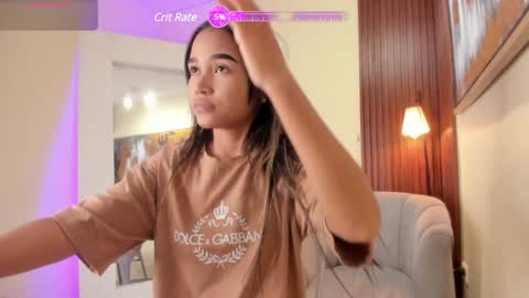 Snapshot of laurah_hill chatting on February 1, 7:34 pm Lau online show from February 1, 7:34 pm