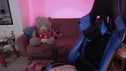 laura online show from November 18, 3:53 am