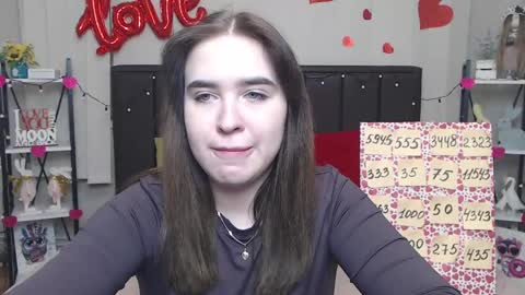 LauraHlot online show from March 12, 1:30 pm