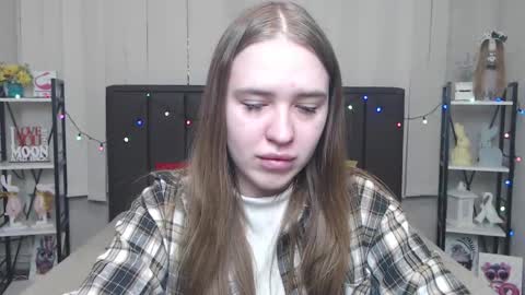 LauraHlot online show from September 9, 5:40 am