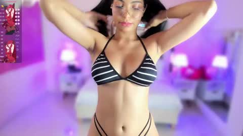 Snapshot of lauramartin1 chatting on October 4, 1:14 am Laura MartinGMT-5 2200-0600 online show from October 4, 1:14 am