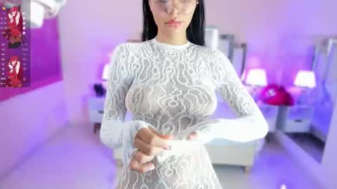 Snapshot of lauramartin1 chatting on September 12, 12:34 am Laura MartinGMT-5 2200-0600 online show from September 12, 12:34 am