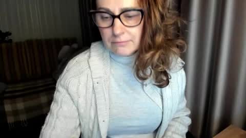 Lauraoven1 online show from February 7, 3:15 pm