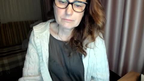 Lauraoven1 online show from February 13, 2:09 pm