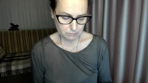 Lauraoven1 online show from December 21, 11:27 am