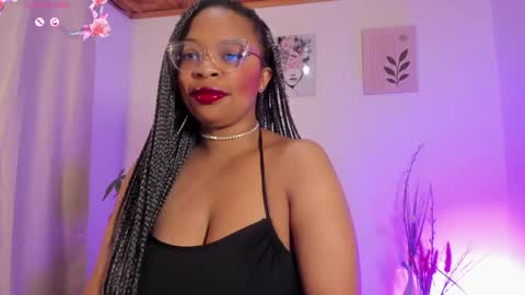 Snapshot of lauraricci_ chatting on September 30, 11:21 am Laurita Aries online show from September 30, 11:21 am