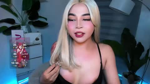 Your sweet Laura online show from March 5, 10:55 am