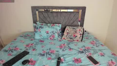 laurasofia01 online show from November 26, 2:09 am