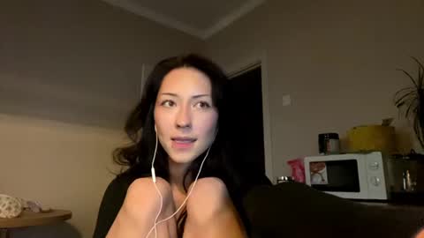 laurelimaino online show from June 23, 5:19 pm