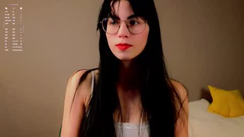Snapshot of laureljarrar chatting on October 1, 11:31 am Arline online show from October 1, 11:31 am