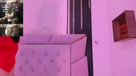 Snapshot of laurem_paulette chatting on September 22, 7:40 pm Laurem online show from September 22, 7:40 pm