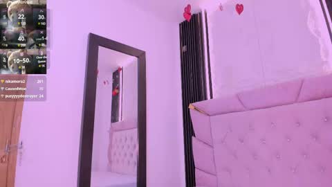 Snapshot of laurem_paulette chatting on March 11, 8:20 pm Laurem online show from March 11, 8:20 pm