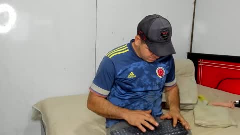 lauren_mark_ online show from February 5, 11:41 pm