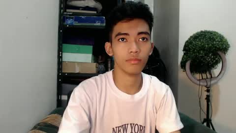 laurence_cuttieguyhere online show from July 6, 8:44 am