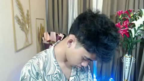 laurence_cuttieguyhere online show from March 26, 6:13 pm