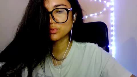 onlyfan laureng7 - 7 laureng2 online show from November 10, 9:56 am