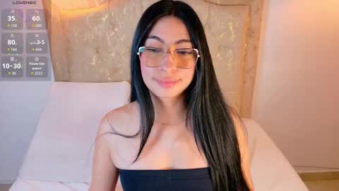 laurenn_smitth online show from February 20, 1:02 pm