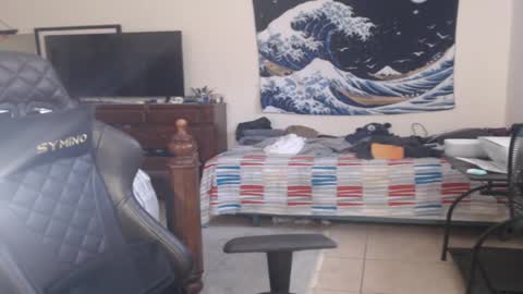 Snapshot of laurenssyx chatting on January 2, 6:34 pm Lauren online show from January 2, 6:34 pm