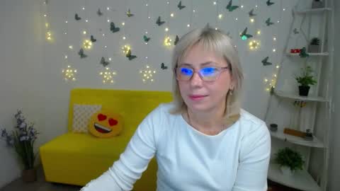 Lauren online show from March 9, 5:56 am