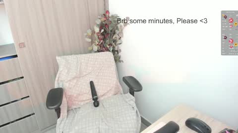 Lauryn online show from February 2, 9:44 pm