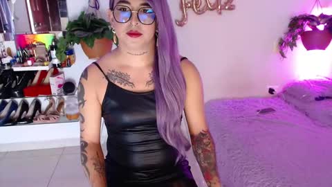 Snapshot of laveneno_ortiz07 chatting on October 17, 11:31 pm Cristina online show from October 17, 11:31 pm