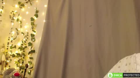 Mia online show from April 15, 9:48 pm