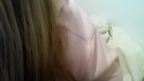 layannalea online show from March 4, 4:49 am