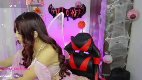 Layla online show from October 30, 4:29 pm