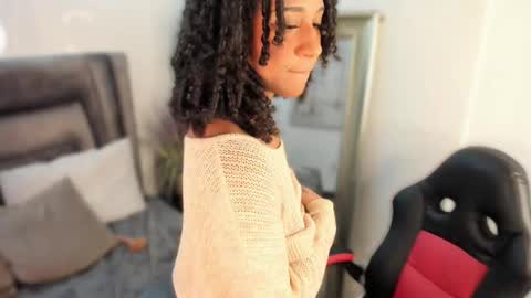 layla_clarke online show from February 28, 6:43 am