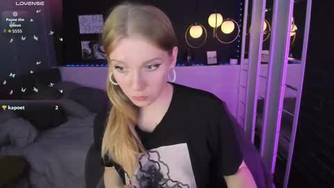 Snapshot of layla_glam chatting on September 20, 1:36 pm layla_glam online show from September 20, 1:36 pm