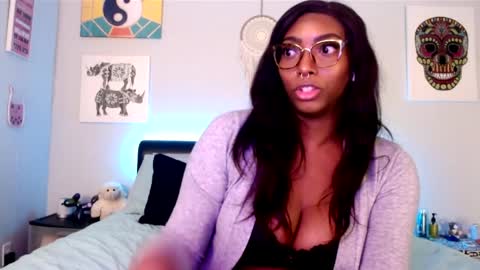 LaylaAriana online show from March 28, 4:03 am