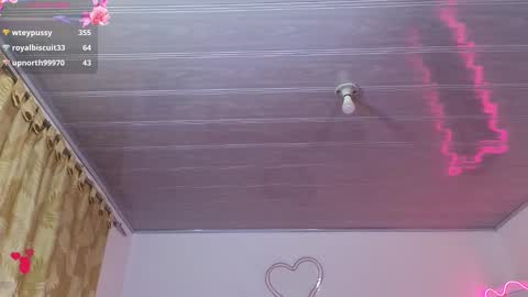 laylafoxy_tay online show from March 10, 9:23 am