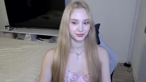 LaylaPretty001 online show from March 9, 5:34 am