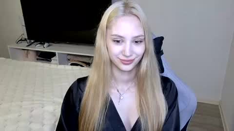 LaylaPretty001 online show from June 24, 4:19 am