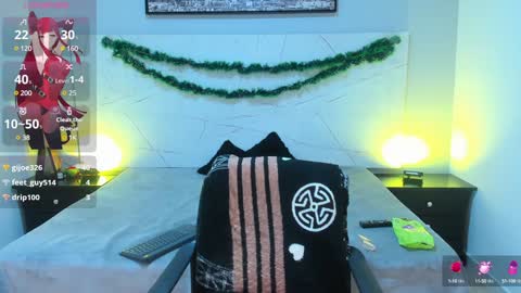 Layla Taylor online show from December 15, 1:00 pm