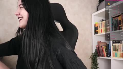 Lisa online show from September 19, 4:05 am