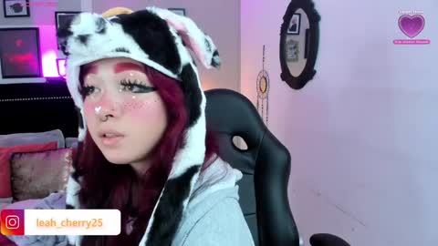 Leah online show from May 25, 8:59 pm