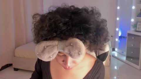 leahaltomm online show from February 16, 7:05 pm