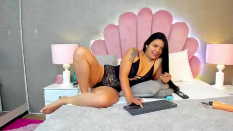 Leah Fontana online show from February 7, 3:41 pm