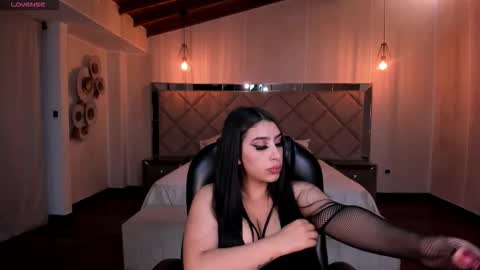 Snapshot of leahlombardi_ chatting on September 16, 3:08 am leahlombardi_ online show from September 16, 3:08 am